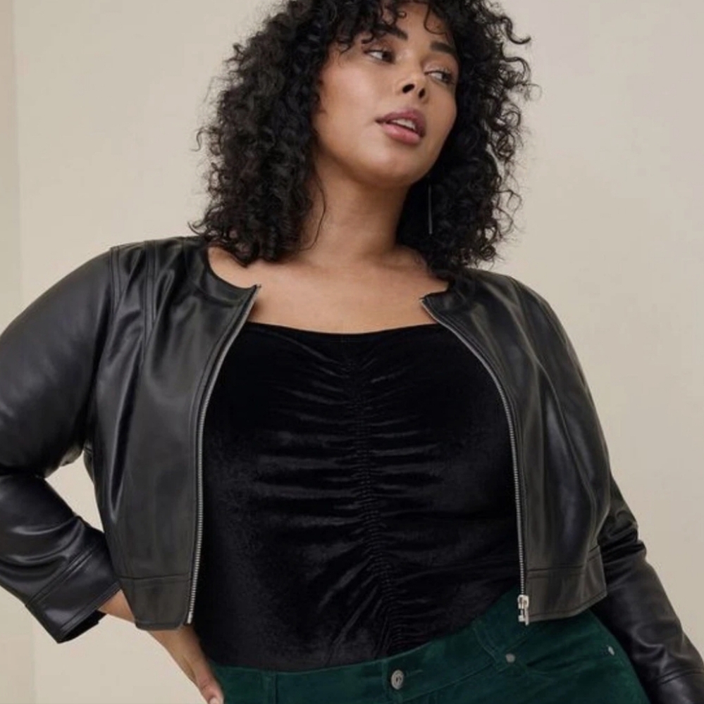 Torrid Size 3 Black Cropped Vegan Leather Jacket Full Zipper No Collar